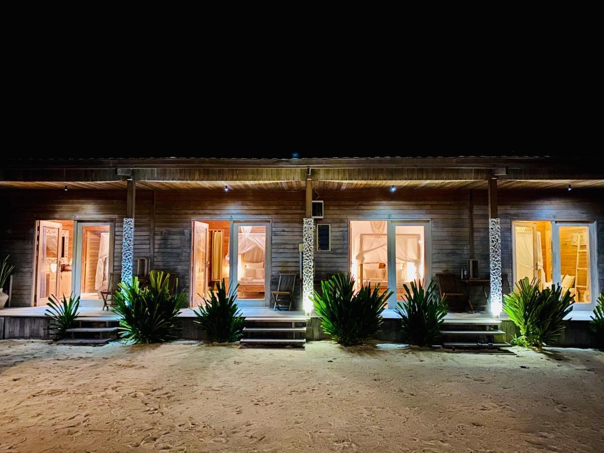 Met House Hotel Thulusdhoo Ngoại thất bức ảnh