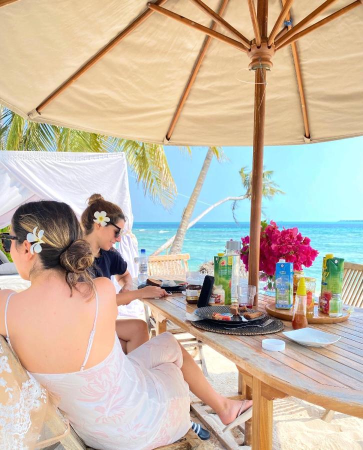 Met House Hotel Thulusdhoo Ngoại thất bức ảnh