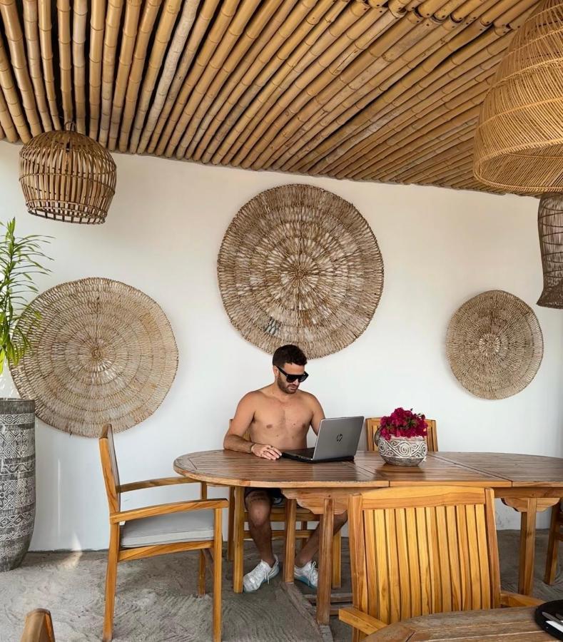 Met House Hotel Thulusdhoo Ngoại thất bức ảnh