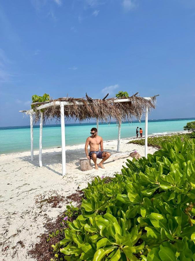 Met House Hotel Thulusdhoo Ngoại thất bức ảnh