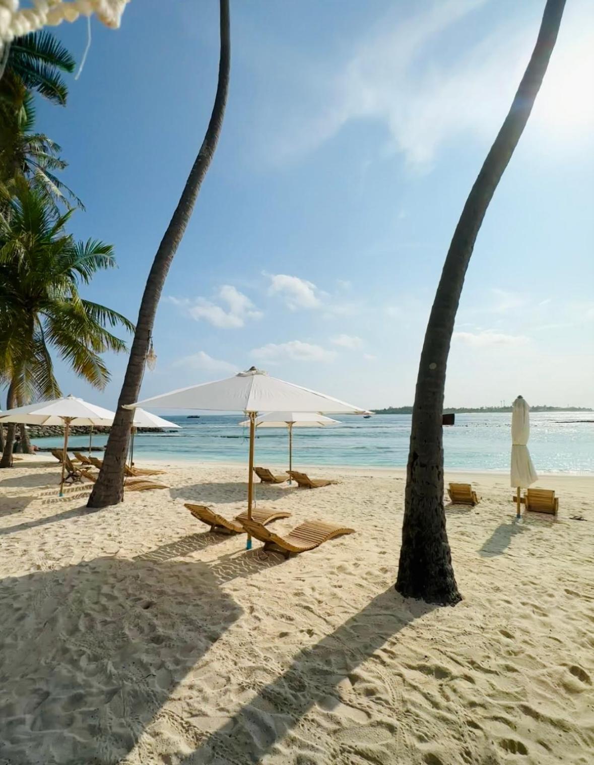 Met House Hotel Thulusdhoo Ngoại thất bức ảnh