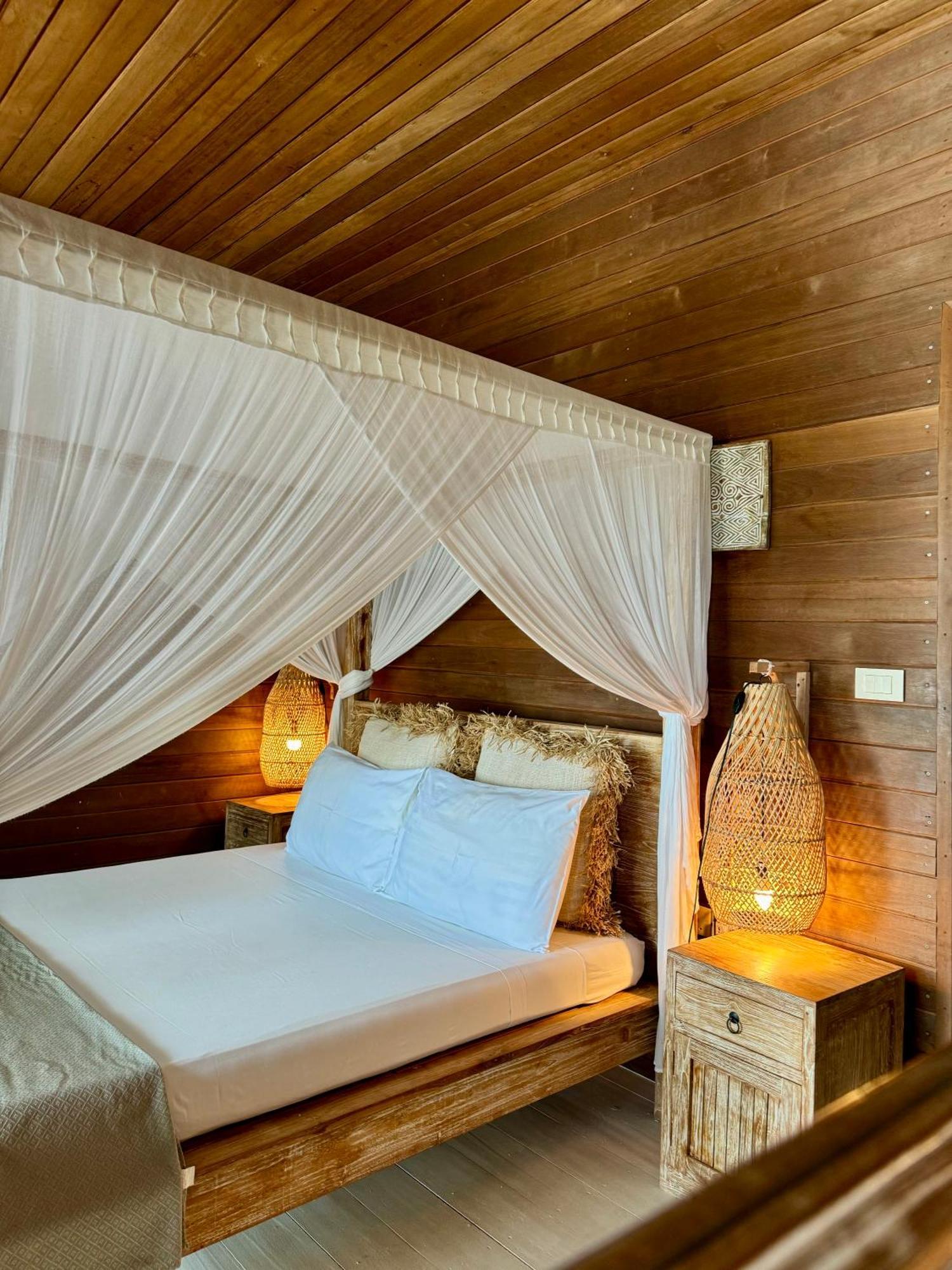 Met House Hotel Thulusdhoo Ngoại thất bức ảnh
