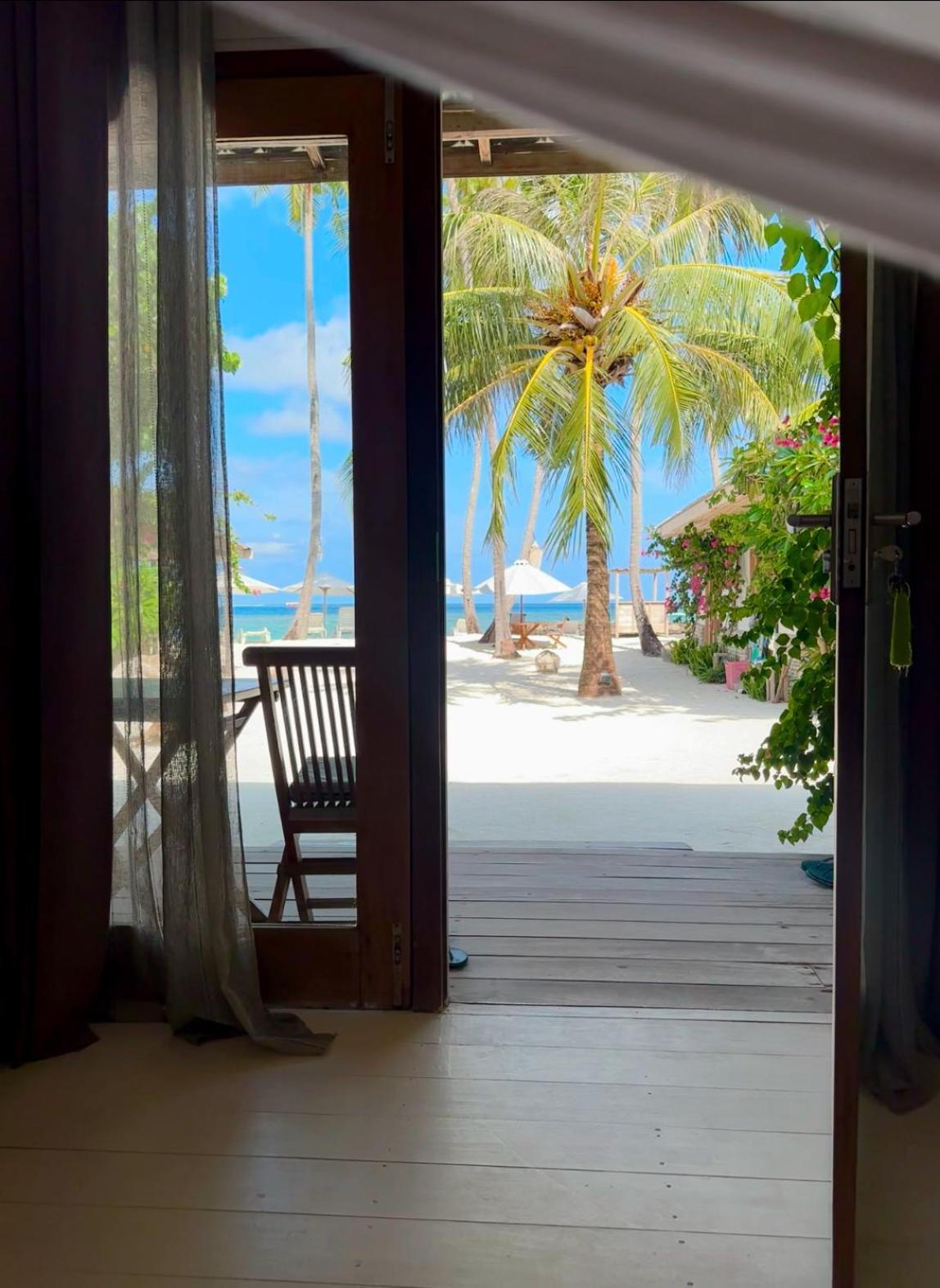 Met House Hotel Thulusdhoo Ngoại thất bức ảnh